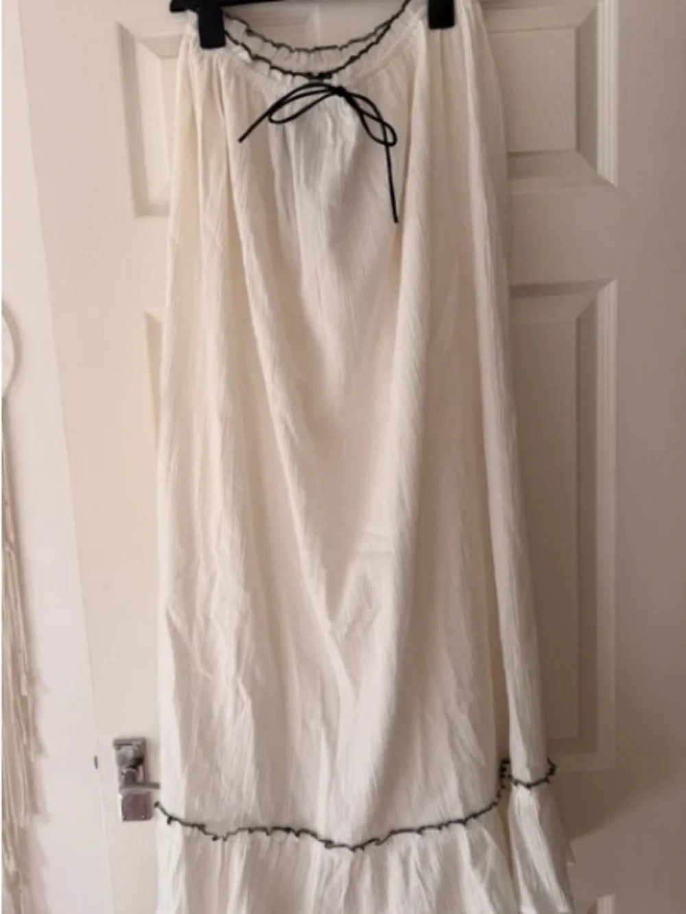 PrettyLittleThing Cream Maxi Skirt with Black Trim and Tie